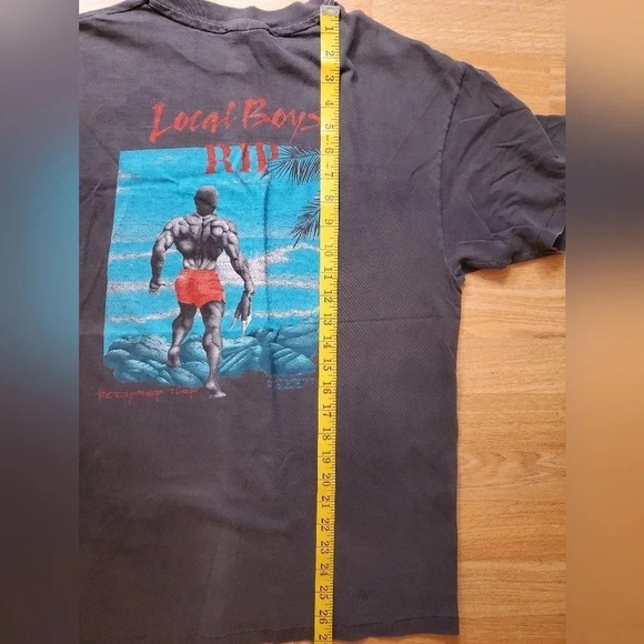 VINTAGE Master Graphics‎ Hawaii "Local Boys Rip" Graphic T-Shirt  Mel Isara 1987 - Picture 11 of 16